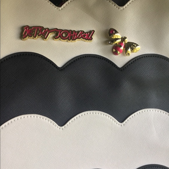 Bee Yourself Tote w White